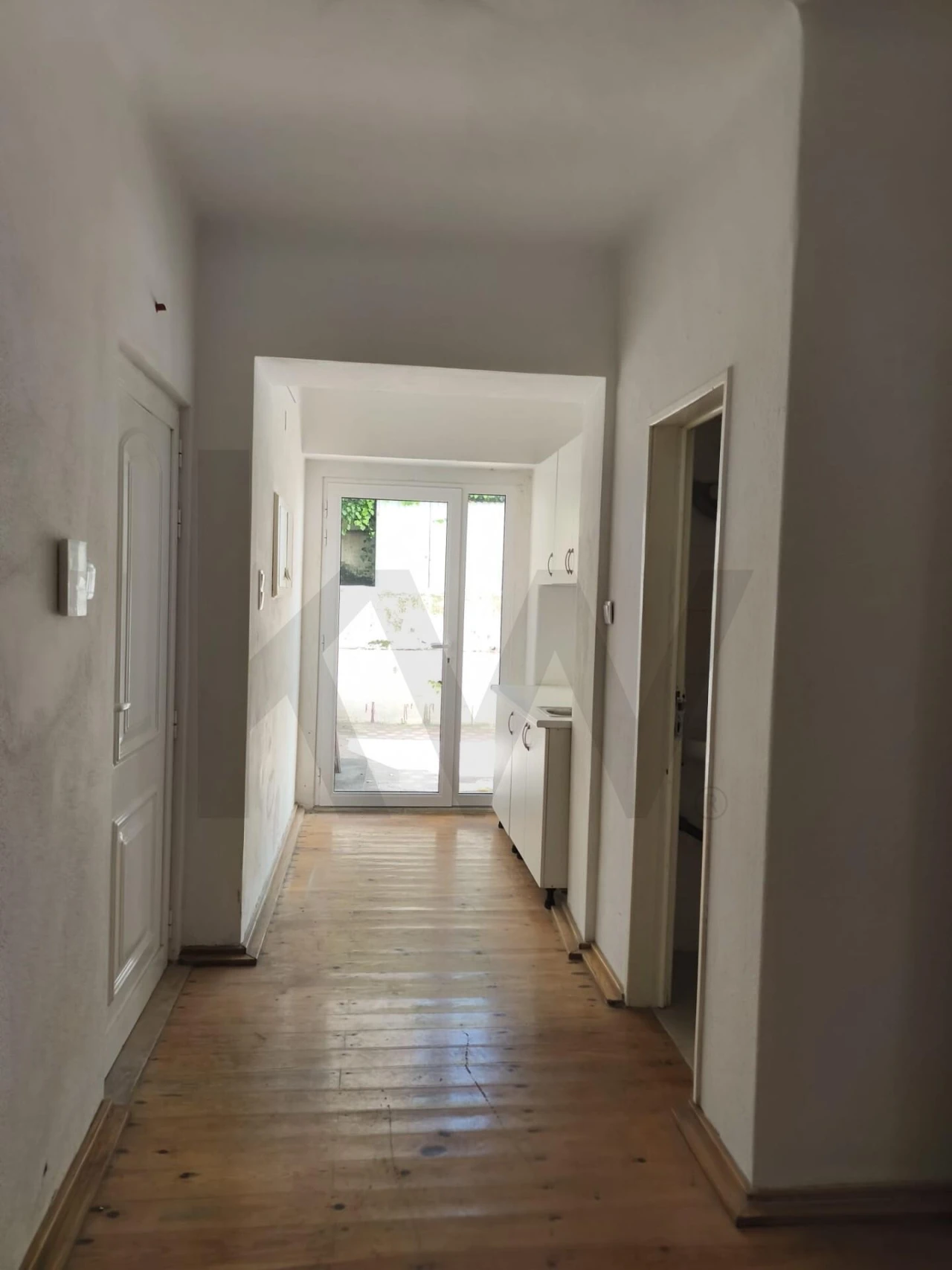 Armazém para Arrendamento em Campolide Foto 2