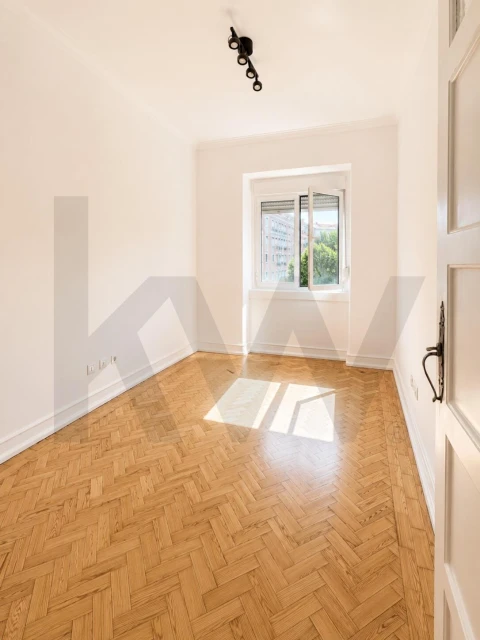 Apartamento T3 para Arrendamento em Areeiro