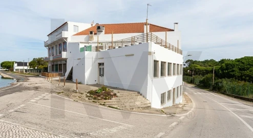 Negócio para Venda em Charneca de Caparica e Sobreda