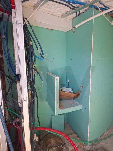 Negócio para Venda em Charneca de Caparica e Sobreda