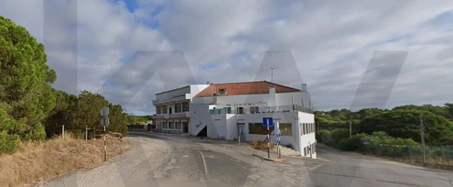 Negócio para Venda em Charneca de Caparica e Sobreda
