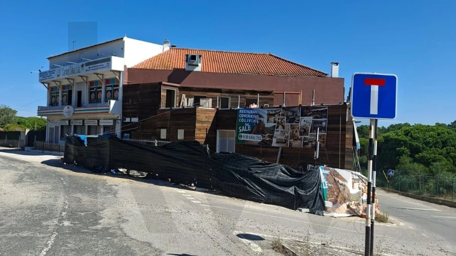 Negócio para Venda em Charneca de Caparica e Sobreda