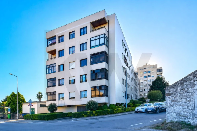 Apartamento T1 para Venda em Rio Tinto Foto 2