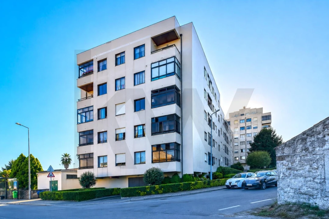 Apartamento T1 para Venda em Rio Tinto Foto 2