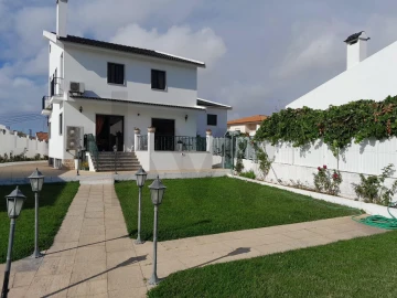 Moradia T7 para Venda em Cascais e Estoril
