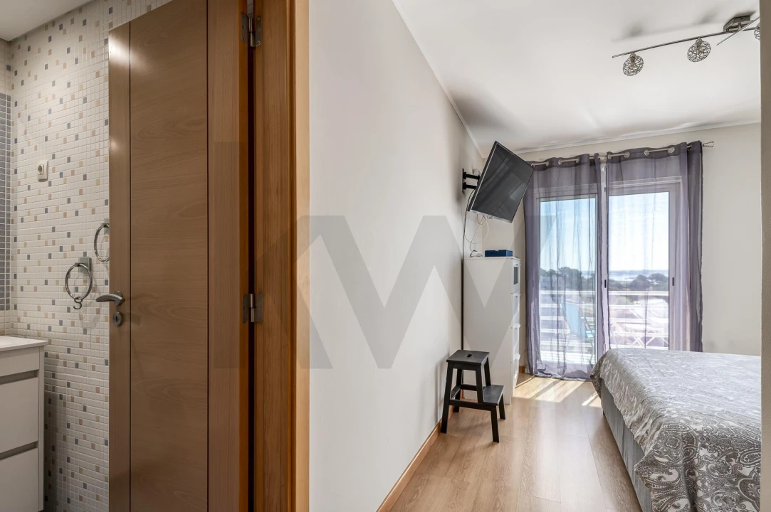Apartamento T3 para Venda em Corroios Foto 19