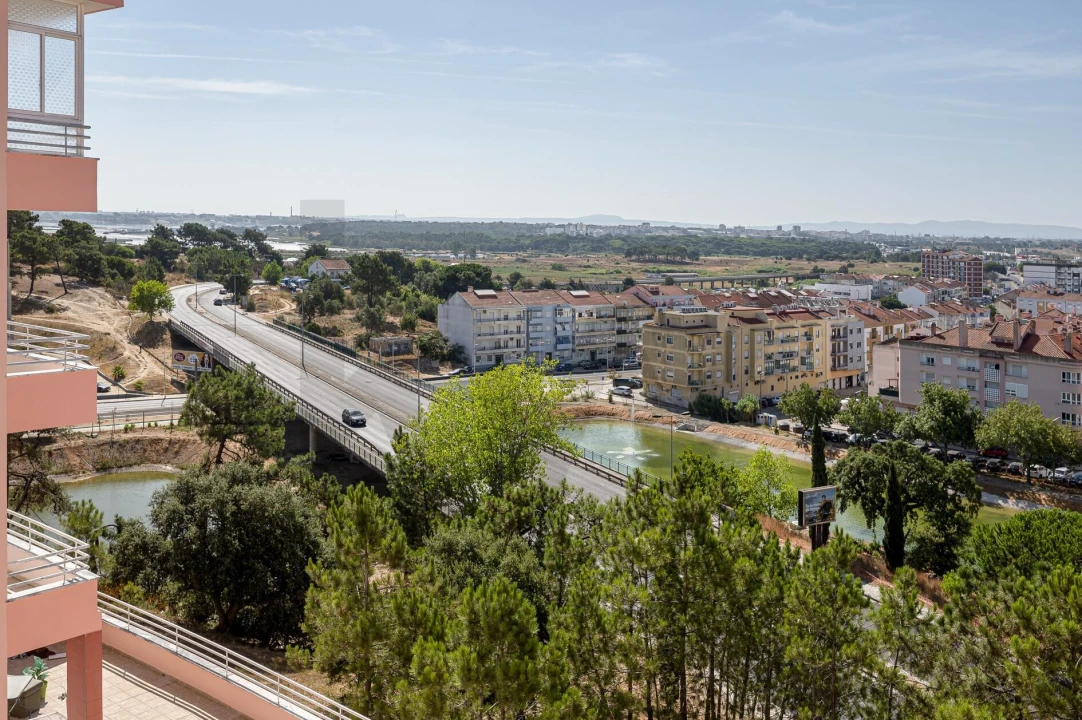 Apartamento T3 para Venda em Corroios Foto 8