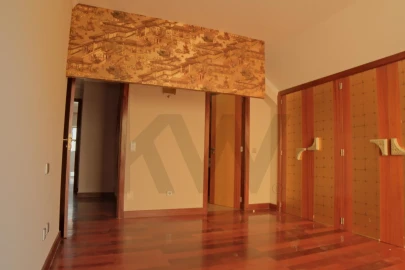 Apartamento T5 para Venda em Cedofeita, Santo Ildefonso, Sé, Miragaia, São Nicolau e Vitória