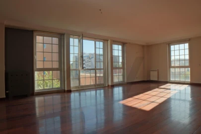 Apartamento T5 para Venda em Cedofeita, Santo Ildefonso, Sé, Miragaia, São Nicolau e Vitória