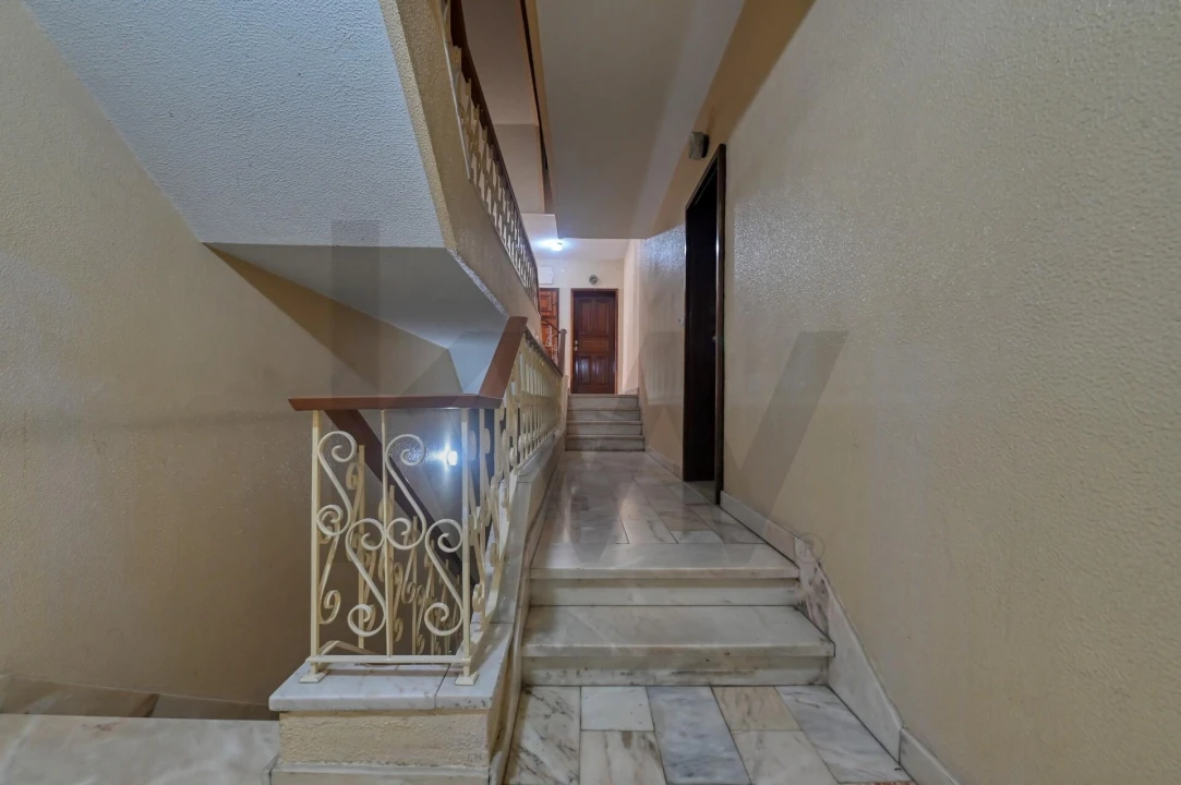 Apartamento T2 para Venda em Carcavelos e Parede Foto 2