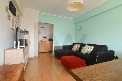 Apartamento T2 para Venda em Carcavelos e Parede