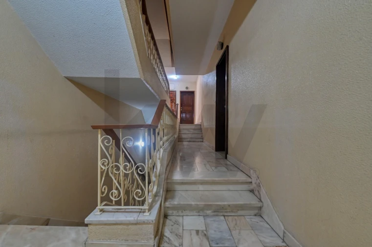 Apartamento T2 para Venda em Carcavelos e Parede Foto 2
