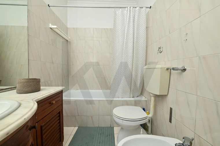 Apartamento T2 para Venda em Carcavelos e Parede Foto 13