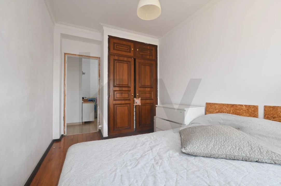 Apartamento T2 para Venda em Carcavelos e Parede Foto 9