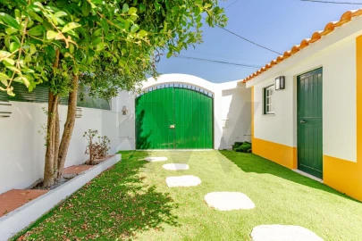 Moradia T3 para Venda em Charneca de Caparica e Sobreda