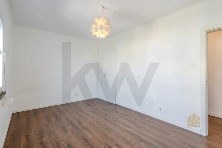 Apartamento T2 para Venda em Algés, Linda-A-Velha e Cruz Quebrada-Dafundo Foto 12
