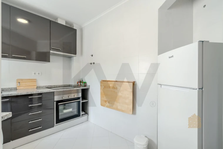 Apartamento T2 para Venda em Algés, Linda-A-Velha e Cruz Quebrada-Dafundo Foto 2
