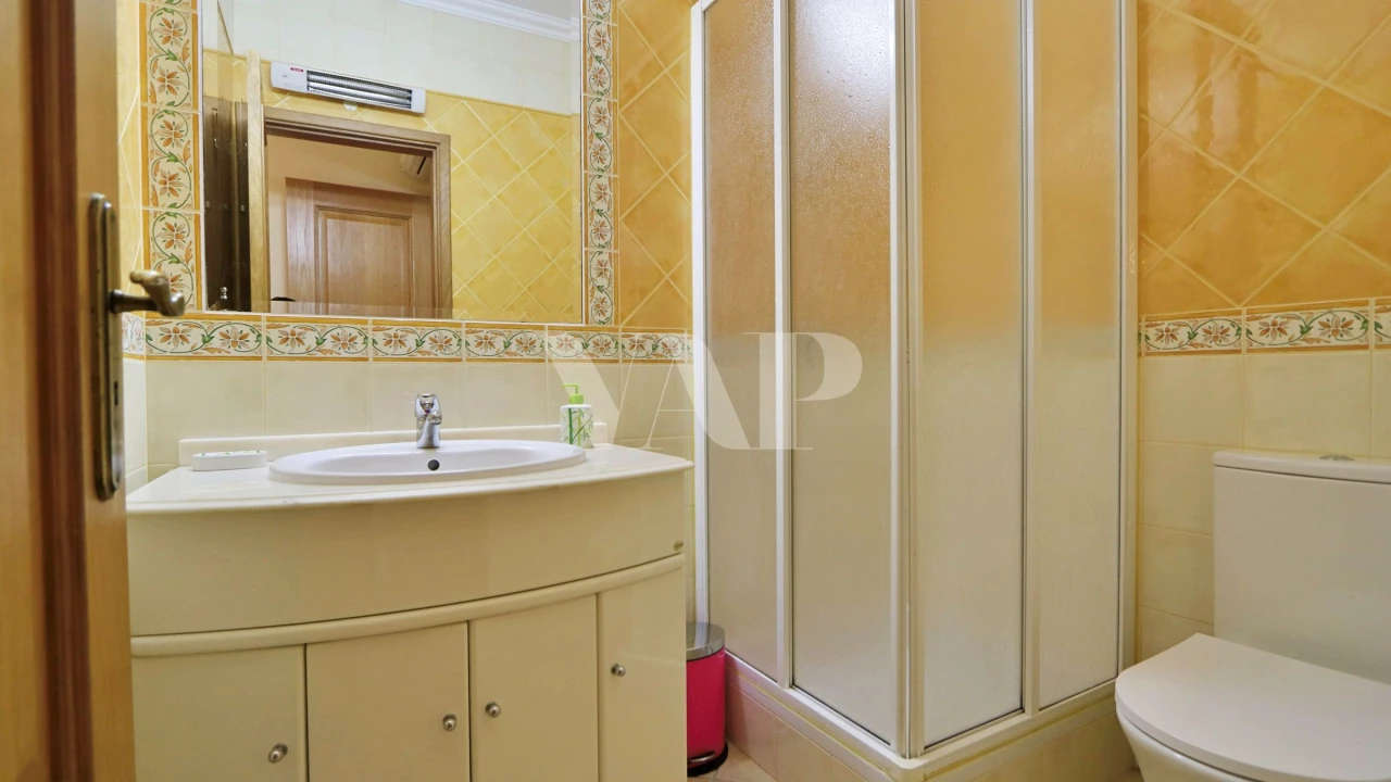 Apartamento T2 para Venda em Quarteira Foto 14