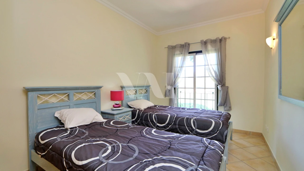 Apartamento T2 para Venda em Quarteira Foto 5