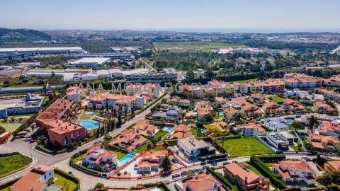 Moradia T4 para Venda em Agualva e Mira-Sintra