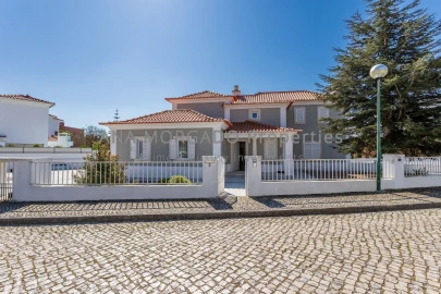 Moradia T4 para Venda em Agualva e Mira-Sintra