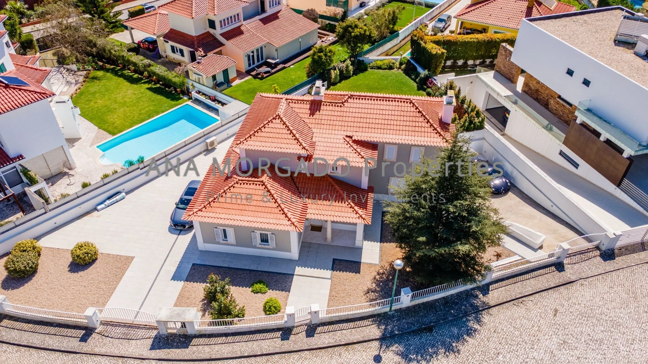 Moradia T4 para Venda em Agualva e Mira-Sintra Foto 1