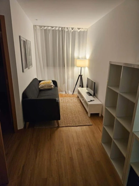 Apartamento T1 para Arrendamento em Santa Marinha e São Pedro da Afurada