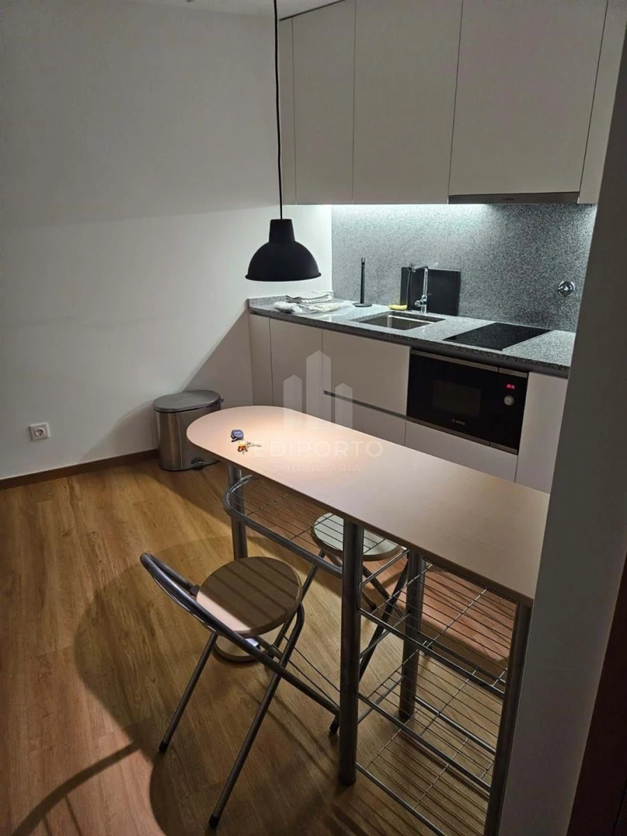 Apartamento T1 para Arrendamento em Santa Marinha e São Pedro da Afurada Foto 4