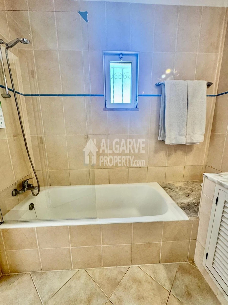 Apartamento T1 para Venda em Albufeira e Olhos de Água Foto 32