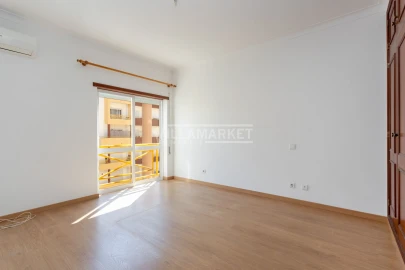 Apartamento T2 para Arrendamento em Lagos (São Sebastião e Santa Maria)