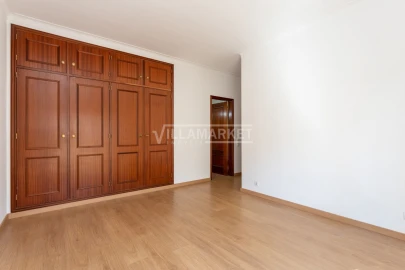 Apartamento T2 para Arrendamento em Lagos (São Sebastião e Santa Maria)