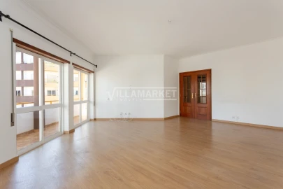 Apartamento T2 para Arrendamento em Lagos (São Sebastião e Santa Maria)