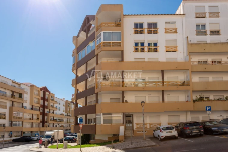 Apartamento T2 para Arrendamento em Lagos (São Sebastião e Santa Maria) Foto 32