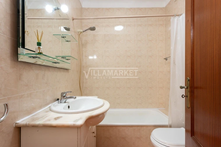 Apartamento T2 para Arrendamento em Lagos (São Sebastião e Santa Maria) Foto 28