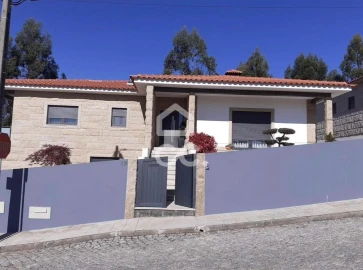 Moradia T3 para Venda em Silvares, Pias, Nogueira e Alvarenga
