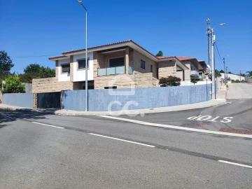 Moradia T3 para Venda em Silvares, Pias, Nogueira e Alvarenga