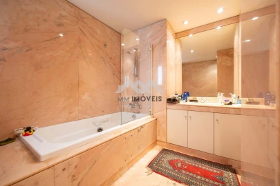 Apartamento T3 para Venda em Aldoar, Foz do Douro e Nevogilde