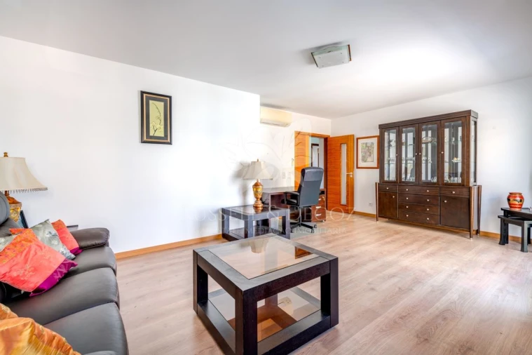 Apartamento T3 para Venda em São Brás de Alportel Foto 5
