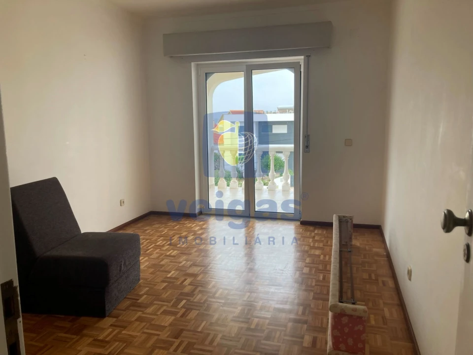 Apartamento T3 para Arrendamento em Foz do Arelho Foto 12
