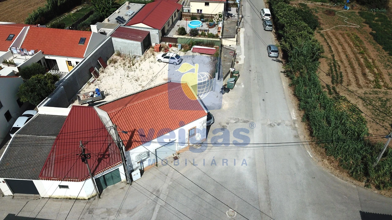 Moradia T2 para Venda em Atouguia da Baleia Foto 2