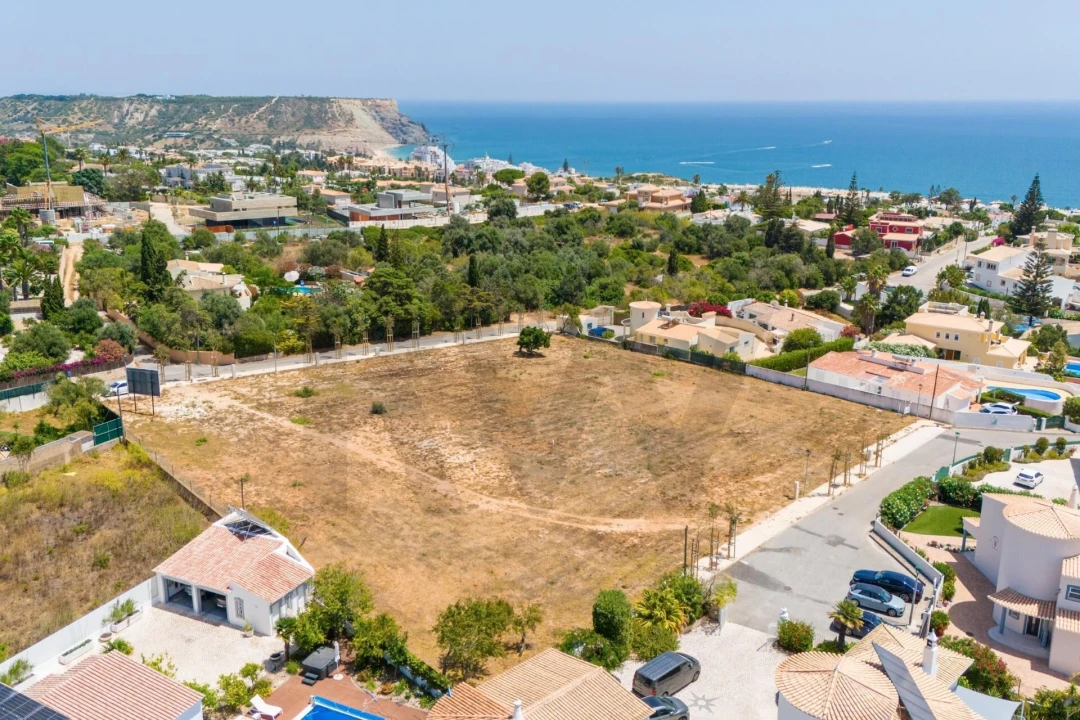 Terreno para Venda em Lagos (São Sebastião e Santa Maria) Foto 1