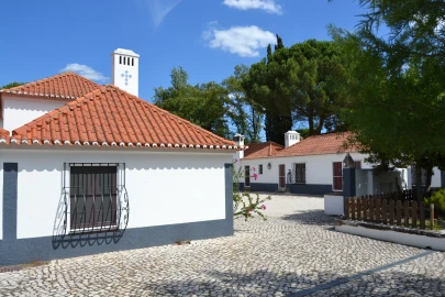 Moradia T4 para Venda em Santo Estêvão