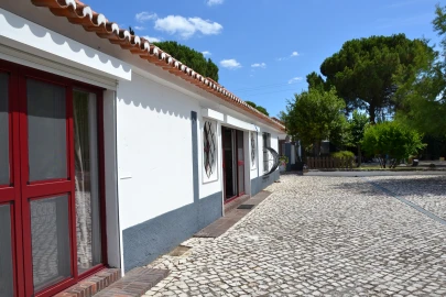 Moradia T4 para Venda em Santo Estêvão