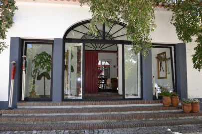 Moradia T4 para Venda em Santo Estêvão