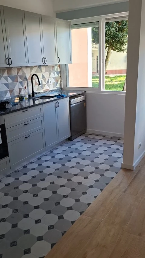 Apartamento T3 para Venda em Agualva e Mira-Sintra