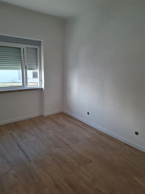 Apartamento T3 para Venda em Agualva e Mira-Sintra