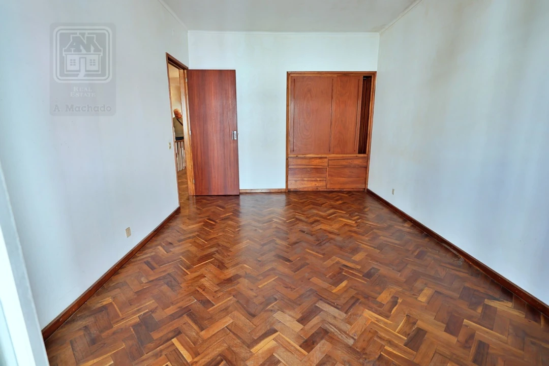 Moradia T4 para Venda em Ponta Delgada (São Pedro) Foto 36