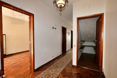 Moradia T4 para Venda em Ponta Delgada (São Pedro)