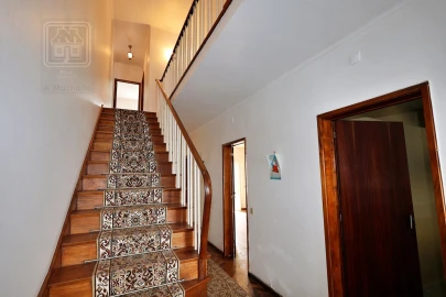 Moradia T4 para Venda em Ponta Delgada (São Pedro)