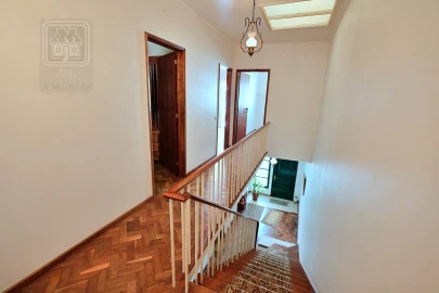 Moradia T4 para Venda em Ponta Delgada (São Pedro)